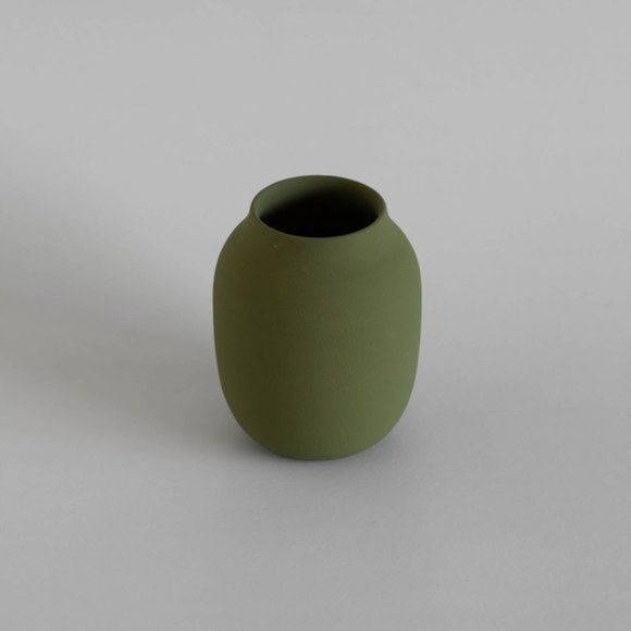 NWT Handmade Green Vase - Picture 3 of 4